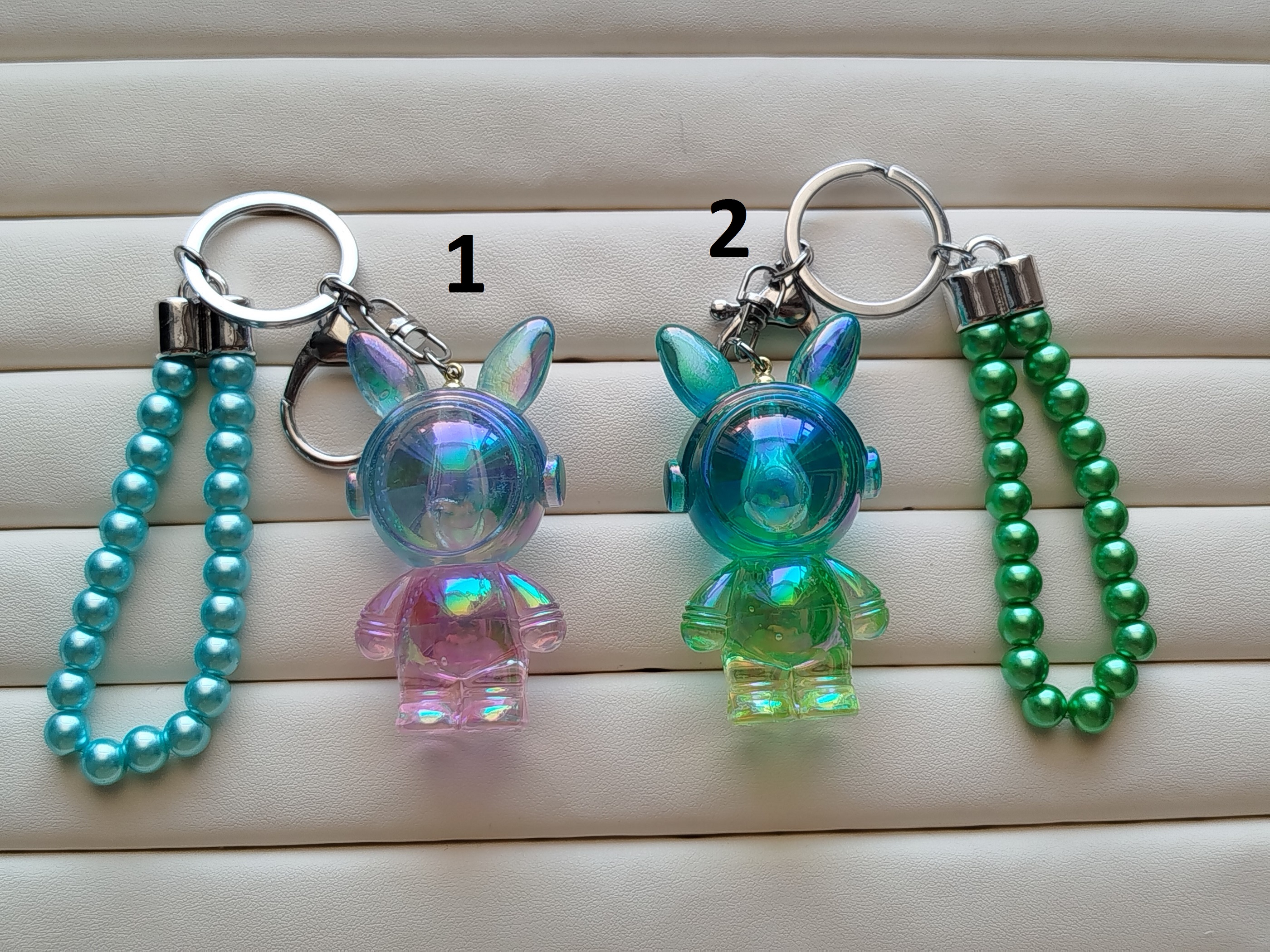 جا کلیدی خرگوش فضایی هفت رنگ +آویز مرواریدی کد 16