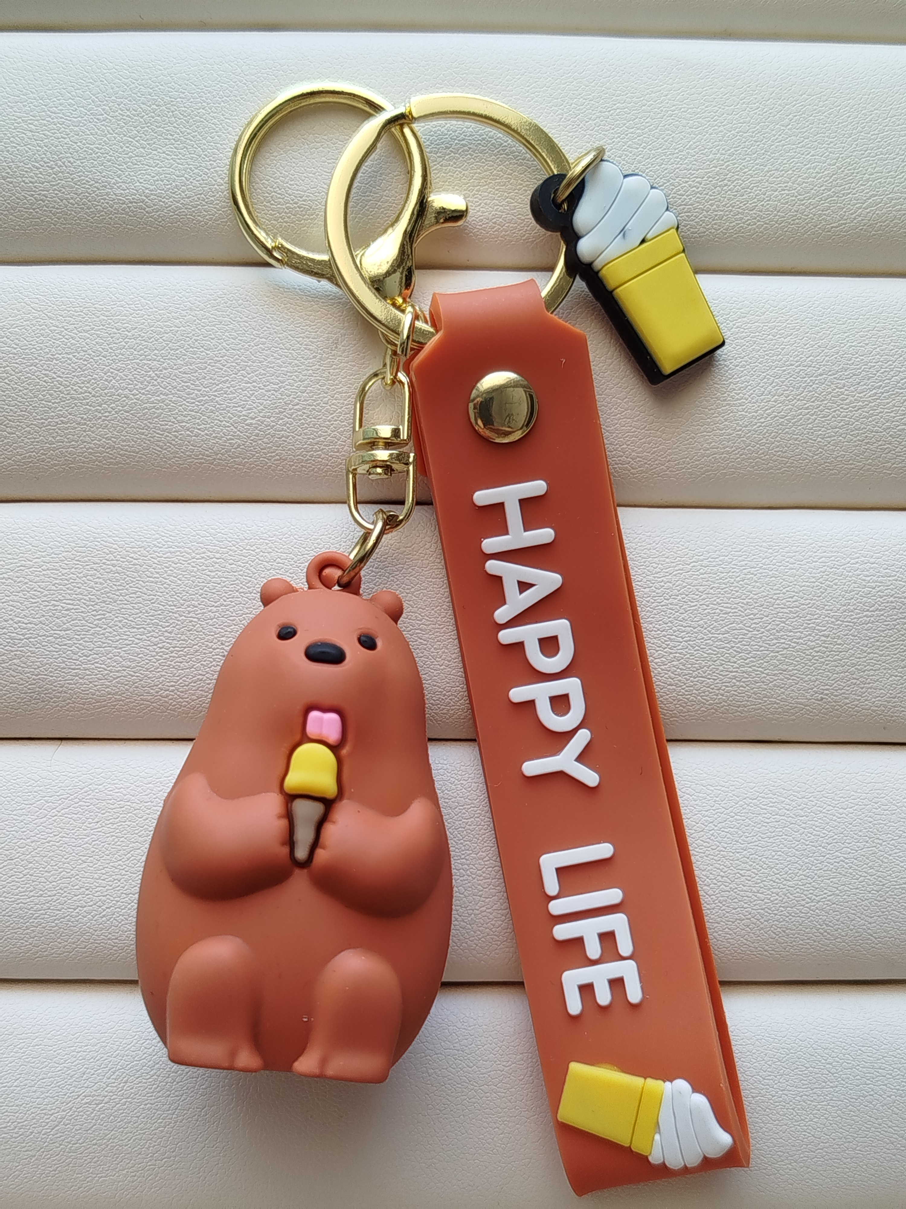 جا کلیدی خرس قهوه ای با بند سیلیکونی کد 24