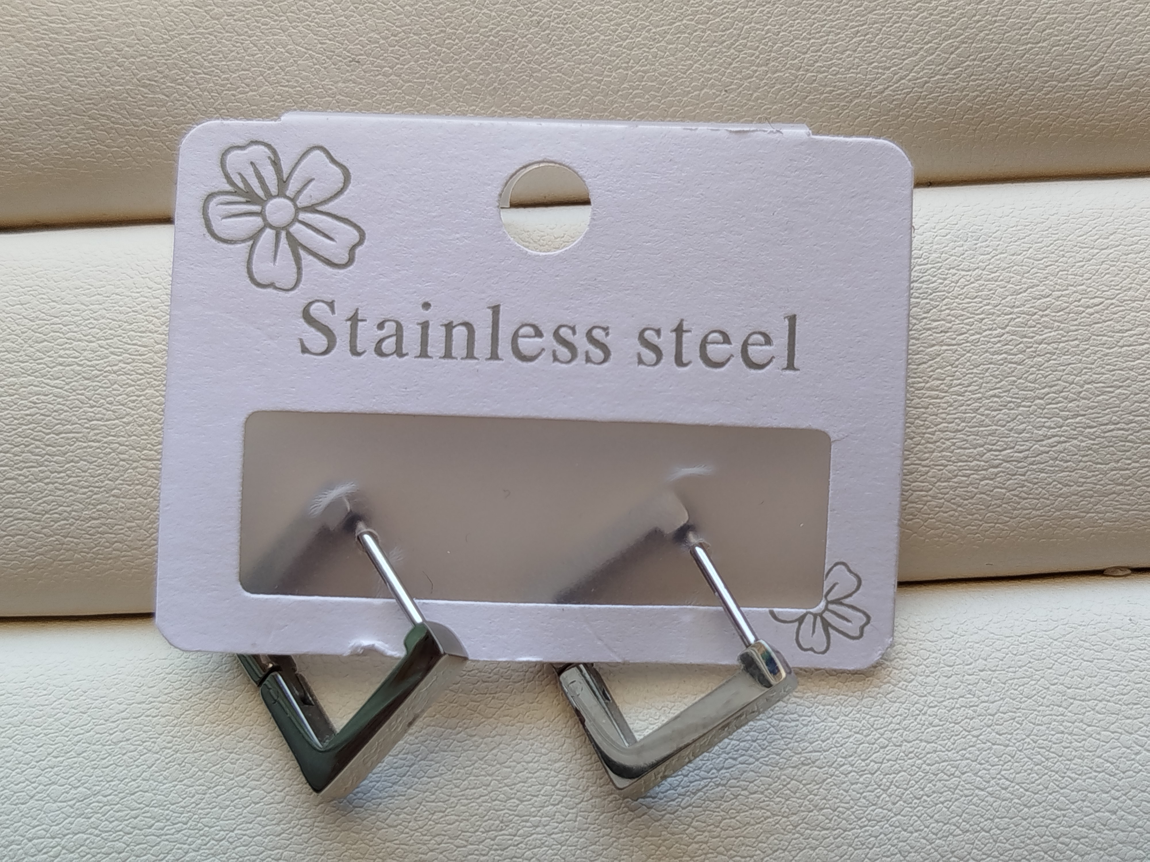 گوشواره چفتی مربعی نقره ای کد 81