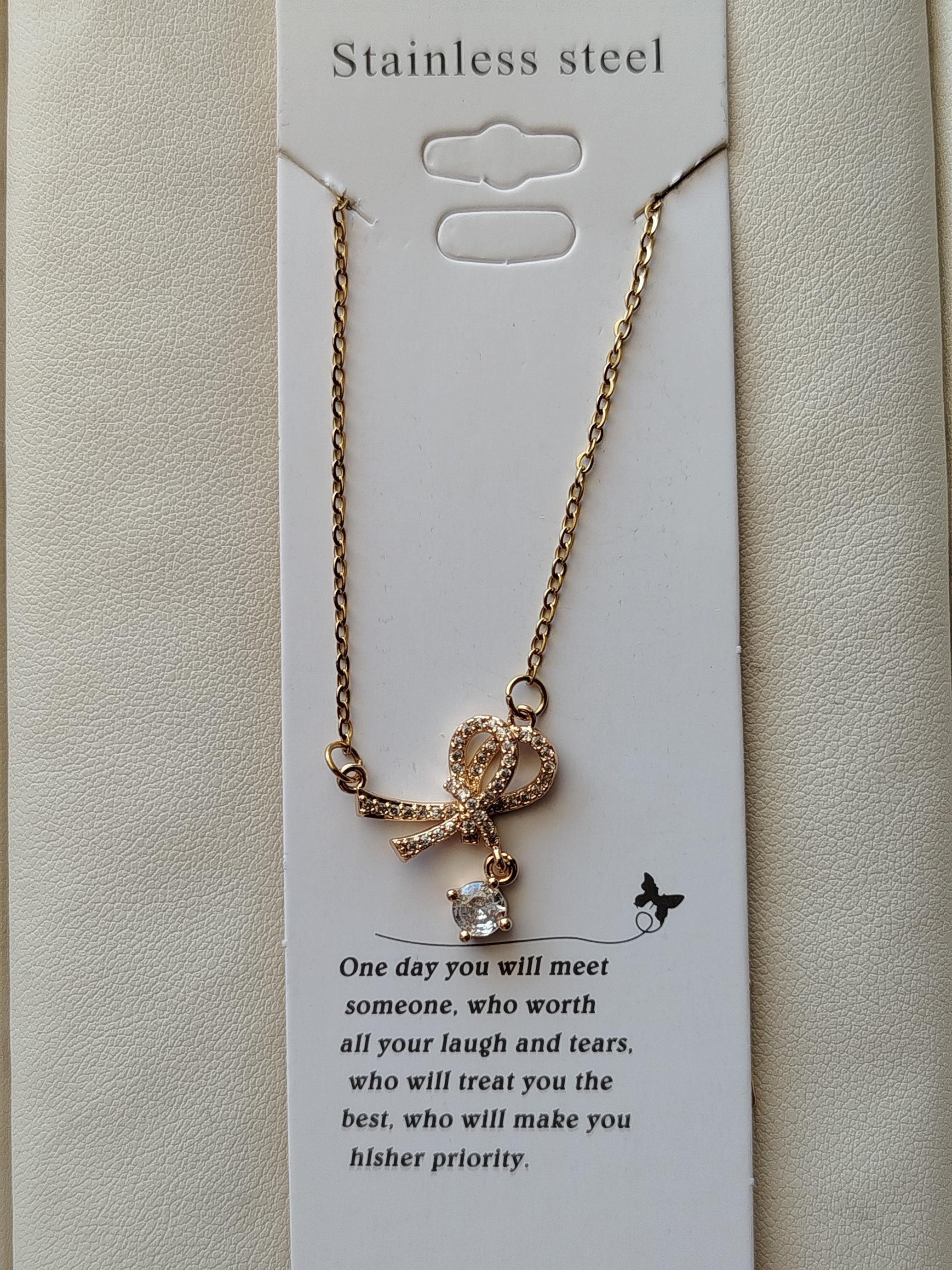 گردنبند نگین دار پاپیونی آویز دار کد 69