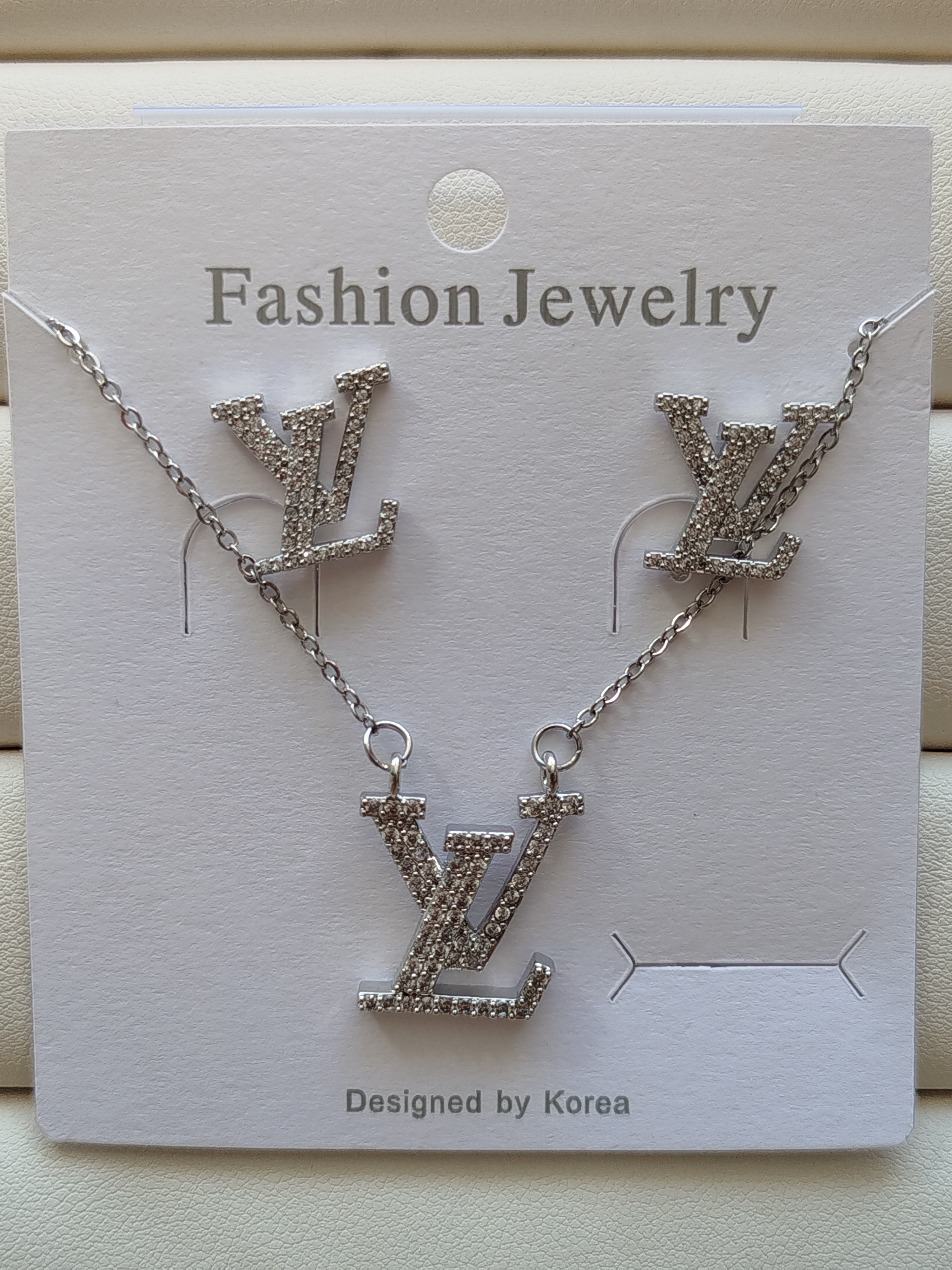 نیم ست نگین دار طرح لویی ویتون کد 9