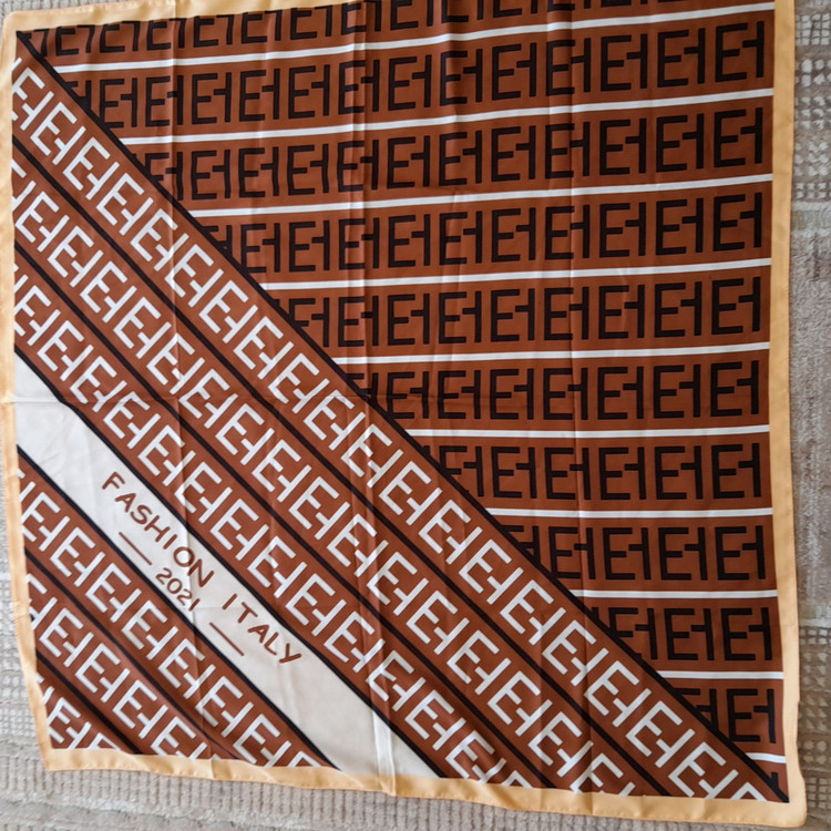 روسری ساتن سیلک وارداتی طرح فشن سایز 90 کد6