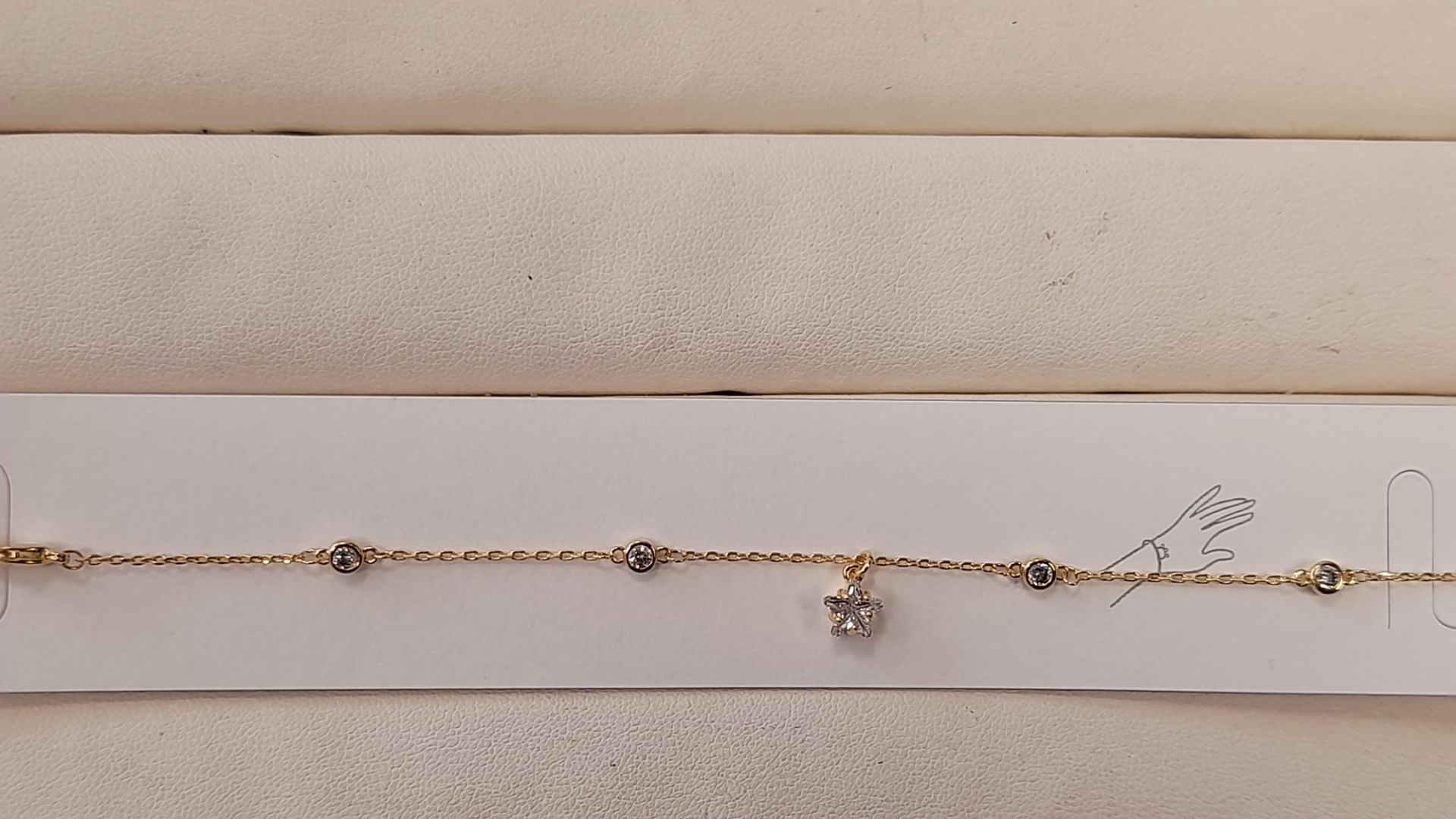 دستبند ظریف نگین ستاره کد 56