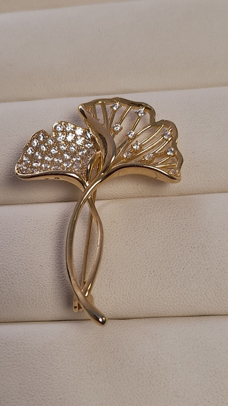سنجاق سینه طرح گل نیلوفر کد 2